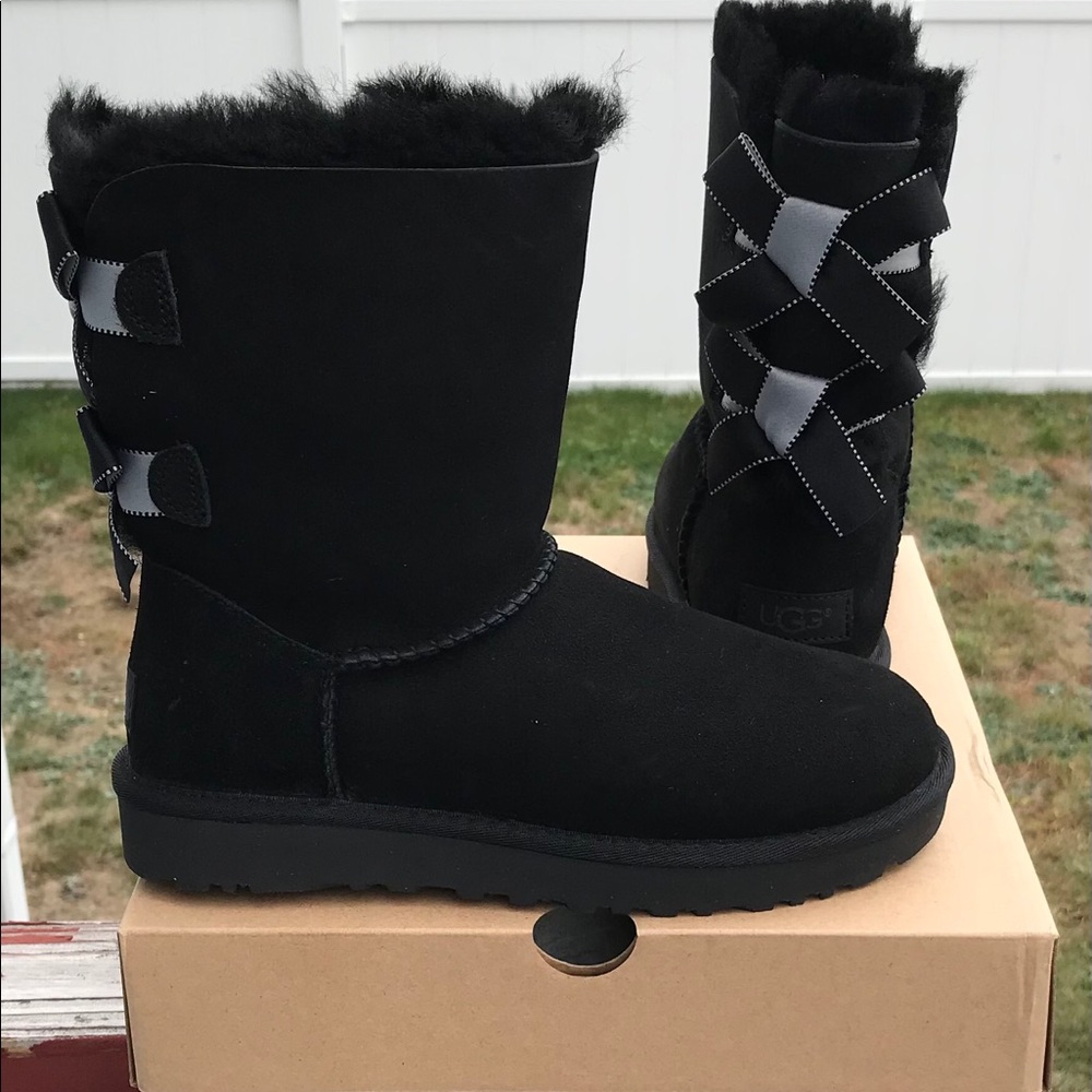 Ugg Bailey Bow II shimmer